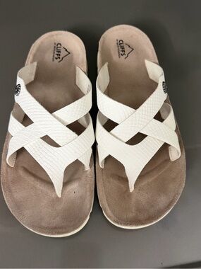Cliffs by WHITE MOUNTAIN White Textured Crisscross Slide Sandals